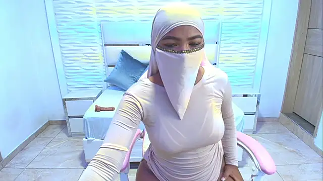 Zafira kazenn online show from 02/15/25, 02:04