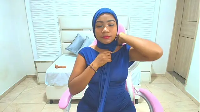 Zafira kazenn online show from 02/17/25, 02:09