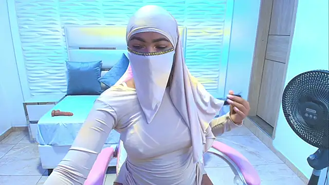 Zafira kazenn online show from 02/18/25, 02:05