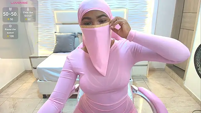 Zafira kazenn online show from 02/26/25, 02:15