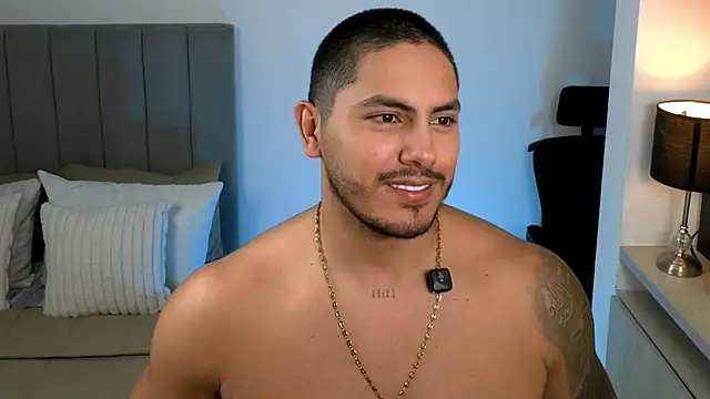 Snapshot of owen-pierces chatting on 06/01/26, 03:52 owen-pierces online show from 06/01/26, 03:52