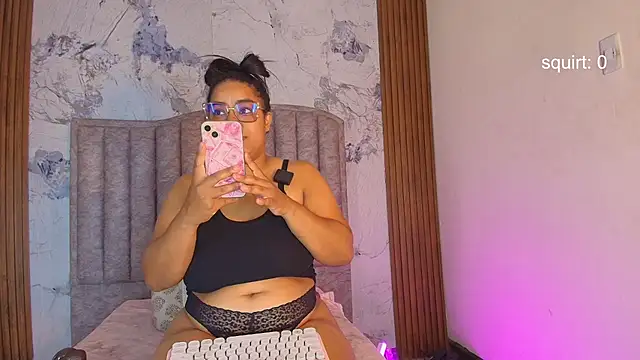 Snapshot of kendrakaramelo chatting on 11/22/25, 01:10 kendrakaramelo online show from 11/22/25, 01:10