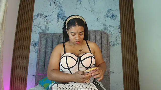 Snapshot of kendrakaramelo chatting on 02/14/26, 05:10 kendrakaramelo online show from 02/14/26, 05:10