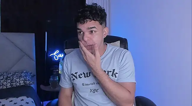 Snapshot of samm_sv chatting on 03/14/25, 04:54 samm sv online show from 03/14/25, 04:54