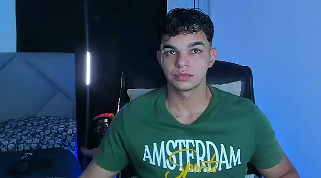 Snapshot of samm_sv chatting on 03/21/25, 02:18 samm sv online show from 03/21/25, 02:18