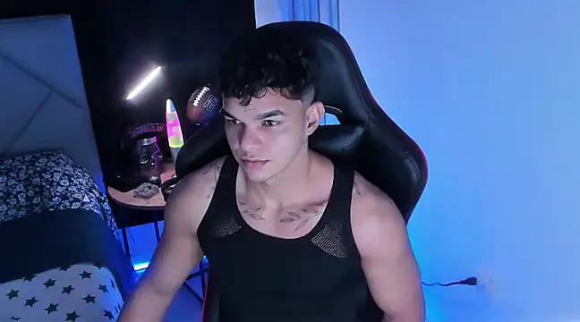 Snapshot of samm_sv chatting on 03/23/25, 03:54 samm sv online show from 03/23/25, 03:54