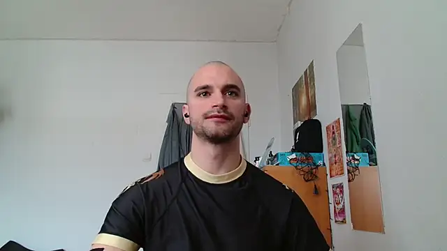 Snapshot of OskarBreno chatting on 05/21/26, 08:10 OskarBreno online show from 05/21/26, 08:10