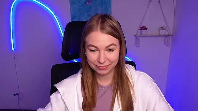 Snapshot of Dana_flowers chatting on 11/04/25, 06:34 Dana flowers online show from 11/04/25, 06:34