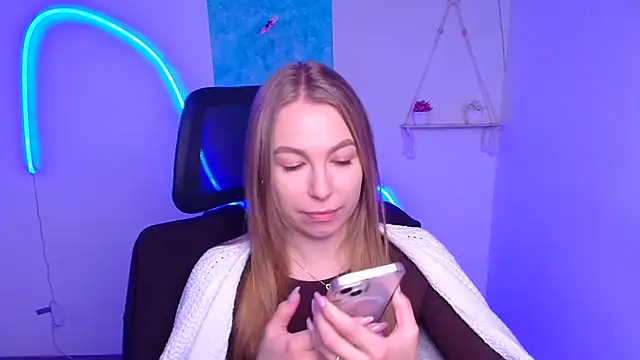 Snapshot of Dana_flowers chatting on 11/13/25, 06:34 Dana flowers online show from 11/13/25, 06:34