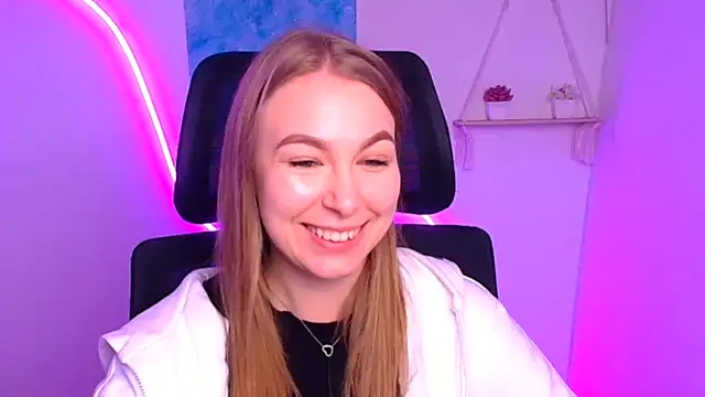 Snapshot of Dana_flowers chatting on 11/16/25, 12:33 Dana flowers online show from 11/16/25, 12:33