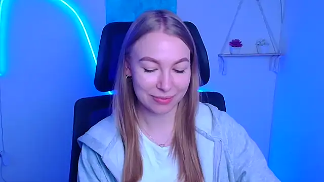 Snapshot of Dana_flowers chatting on 12/04/25, 06:23 Dana flowers online show from 12/04/25, 06:23