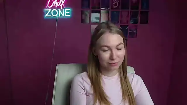 Snapshot of Dana_flowers chatting on 12/15/25, 06:50 Dana flowers online show from 12/15/25, 06:50