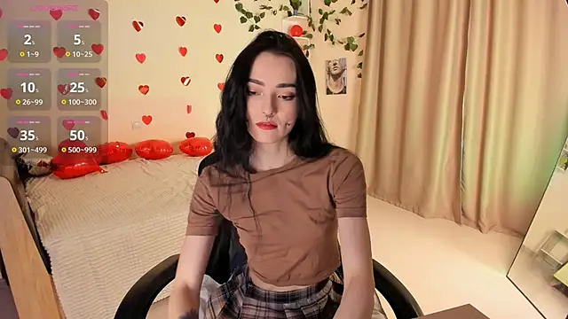 Snapshot of Bella__Faith chatting on 02/17/25, 05:14 Bella Faith online show from 02/17/25, 05:14