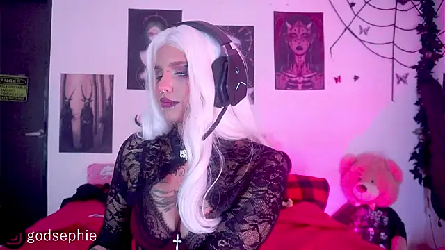 persephonee  online show from 03/23/25, 02:04