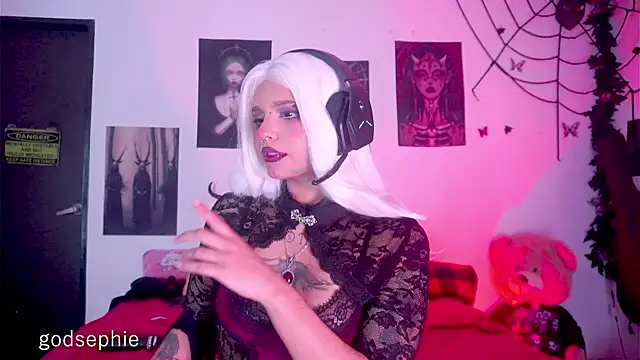 persephonee  online show from 03/23/25, 05:10