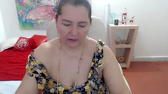 Snapshot of leonela_69 chatting on 12/05/25, 03:26 leonela 69 online show from 12/05/25, 03:26