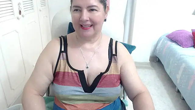 leonela 69 online show from 04/15/26, 01:18