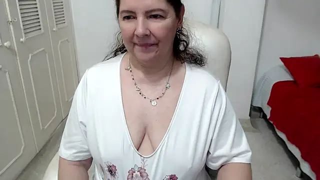 leonela 69 online show from 06/11/26, 03:37