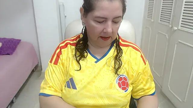 leonela 69 online show from 07/03/26, 10:05