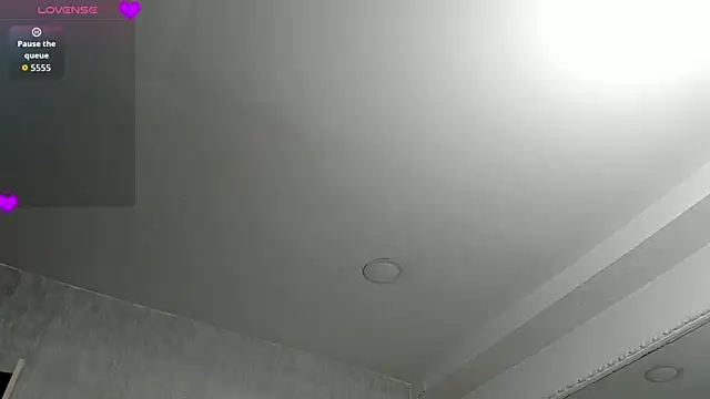 Snapshot of EmiliaRose_ chatting on 12/19/25, 08:49 EmiliaRose online show from 12/19/25, 08:49