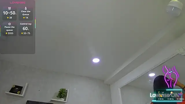Snapshot of EmiliaRose_ chatting on 01/11/26, 08:36 EmiliaRose online show from 01/11/26, 08:36