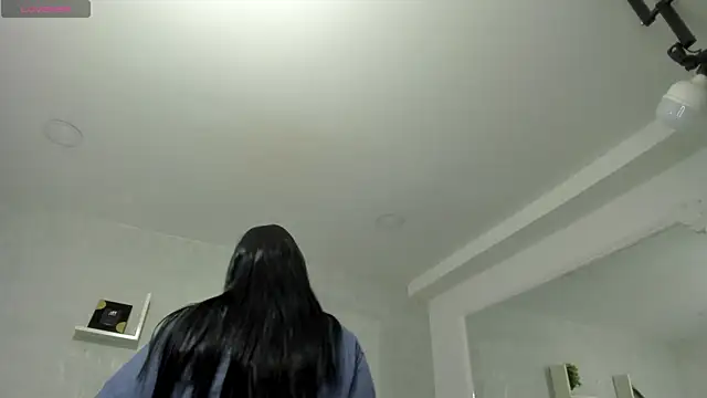 Snapshot of EmiliaRose_ chatting on 01/13/26, 08:47 EmiliaRose online show from 01/13/26, 08:47