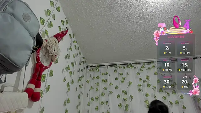 Snapshot of EmiliaRose_ chatting on 06/07/26, 01:32 EmiliaRose online show from 06/07/26, 01:32