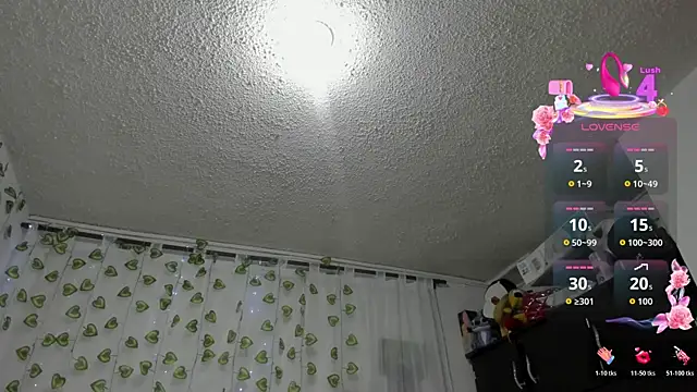 Snapshot of EmiliaRose_ chatting on 06/08/26, 01:39 EmiliaRose online show from 06/08/26, 01:39