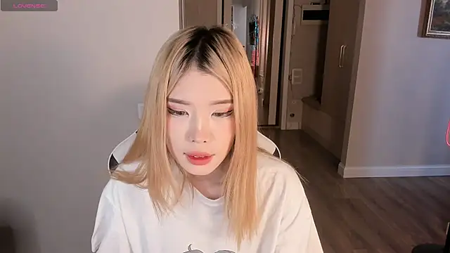 Snapshot of Pakk_Minni chatting on 03/11/25, 10:07 Pakk Minni online show from 03/11/25, 10:07