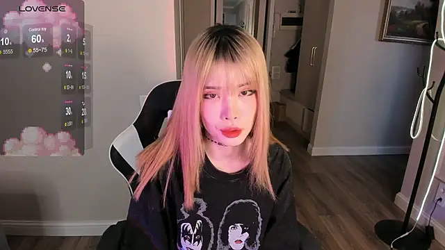 Snapshot of Pakk_Minni chatting on 03/16/25, 12:11 Pakk Minni online show from 03/16/25, 12:11