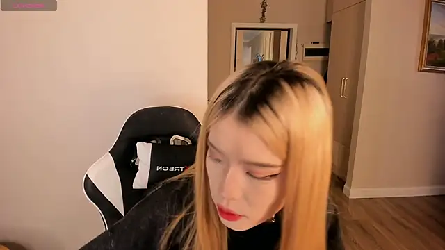 Snapshot of Pakk_Minni chatting on 03/19/25, 11:06 Pakk Minni online show from 03/19/25, 11:06