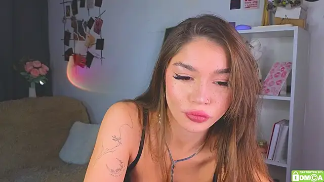 Snapshot of Caroline__Brown chatting on 10/03/25, 04:31 Caroline  Brown online show from 10/03/25, 04:31