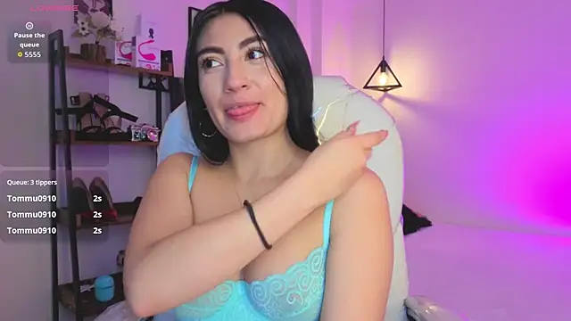 Miller Vanessa  online show from 10/06/25, 08:50