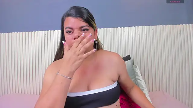 Aida-nicolle online show from 10/03/25, 09:39