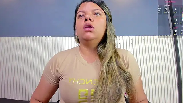 Aida-nicolle online show from 10/10/25, 11:09