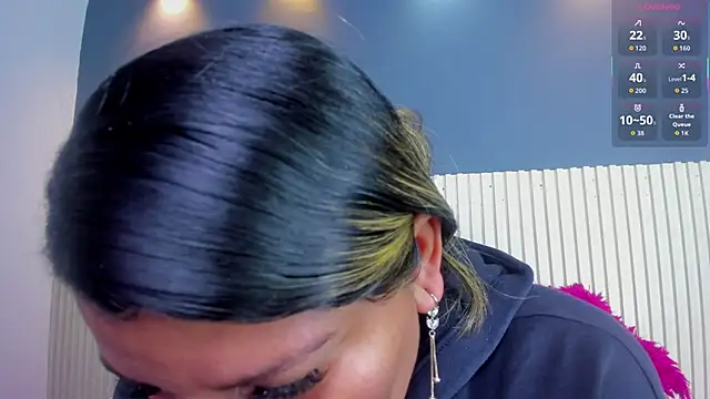 Aida-nicolle online show from 10/23/25, 11:09