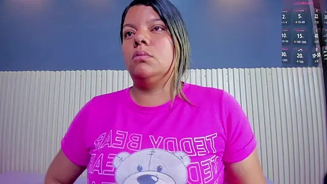 Aida-nicolle online show from 11/24/25, 09:53