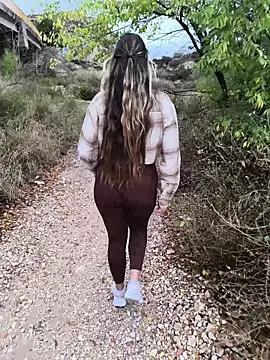 Mona Plus online show from 10/11/25, 02:59