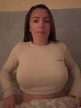 Snapshot of Sexilexiuk chatting on 02/12/25, 08:29 Sexilexiuk online show from 02/12/25, 08:29