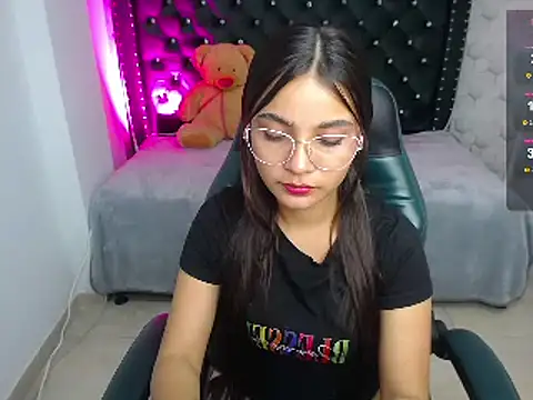 ariana miller m online show from 03/21/25, 10:06