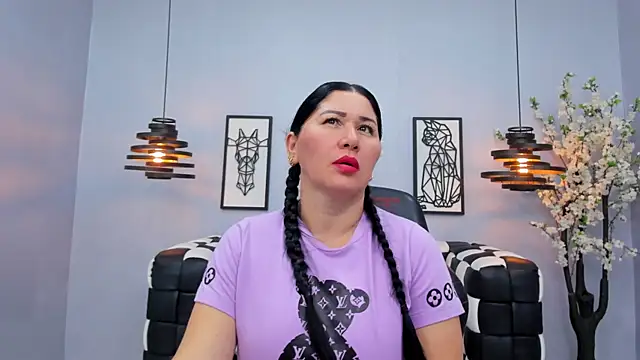 Snapshot of Layla_palmer chatting on 02/17/25, 01:15 Layla palmer online show from 02/17/25, 01:15