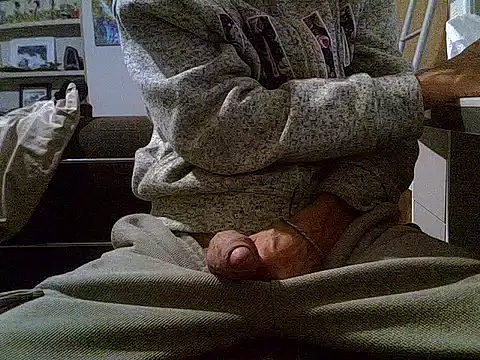 Snapshot of createur34 chatting on 10/02/25, 08:05 createur34 online show from 10/02/25, 08:05