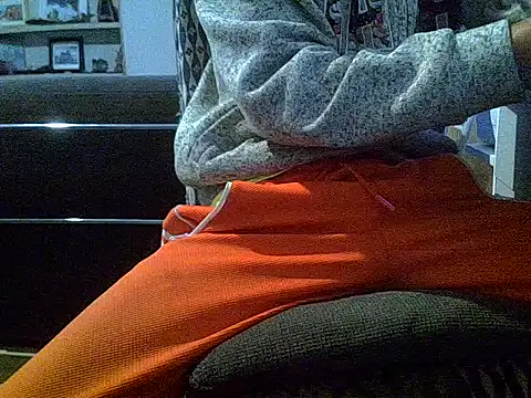 Snapshot of createur34 chatting on 10/05/25, 05:11 createur34 online show from 10/05/25, 05:11