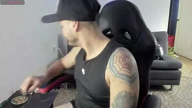 Snapshot of ragnar_lothbrok777 chatting on 09/29/25, 08:13 ragnar lothbrok777 online show from 09/29/25, 08:13