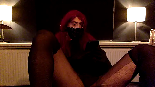 Snapshot of Bleueyez007 chatting on 10/31/25, 03:29 Bleueyez007 online show from 10/31/25, 03:29