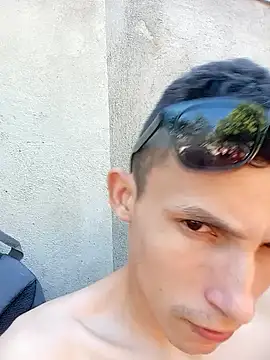 Isak Millan online show from 10/05/25, 08:51