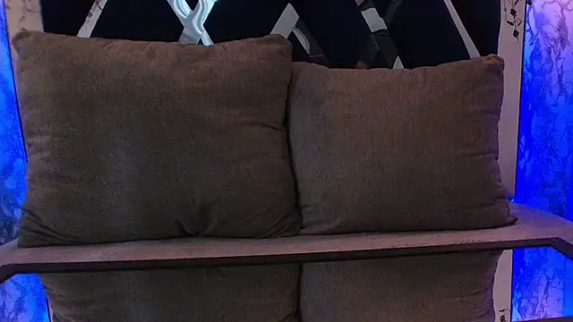 charlotte bluee online show from 11/24/25, 06:51