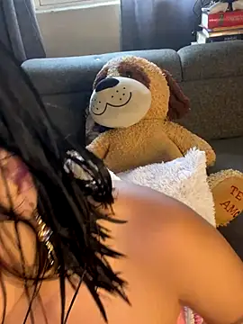 Snapshot of ZafiroKlein chatting on 10/31/25, 09:05 ZafiroKlein online show from 10/31/25, 09:05