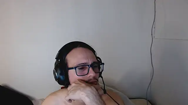 Snapshot of cholitohermoso chatting on 10/25/25, 07:41 cholitohermoso online show from 10/25/25, 07:41