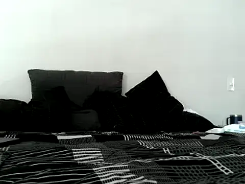 Snapshot of Iscariot19 chatting on 11/25/25, 03:45 Iscariot19 online show from 11/25/25, 03:45